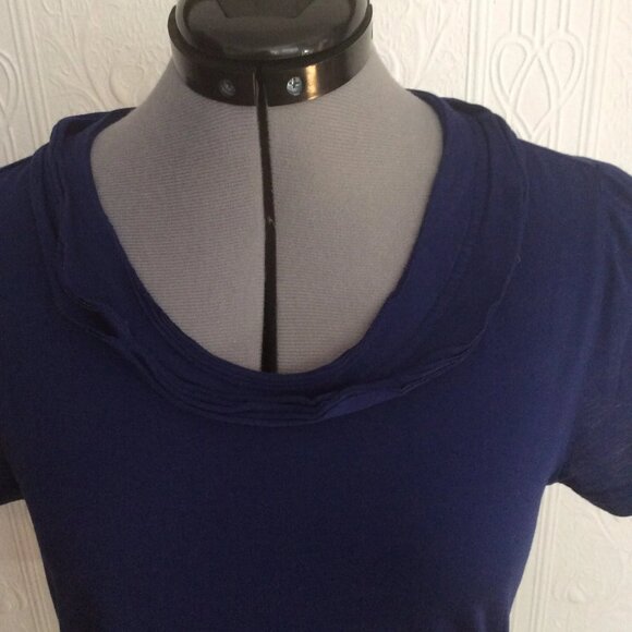 Vintage Marc Jacobs t-shirt with interesting collar - Picture 2 of 5